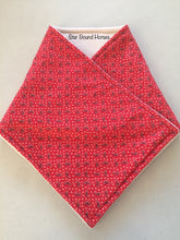 Load image into Gallery viewer, Cowboy Cowl - Red Paisley White
